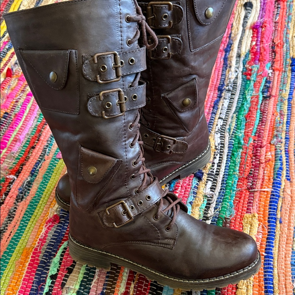 V Italia Cargo Boot Brown Size 41 that would be a women’s 10